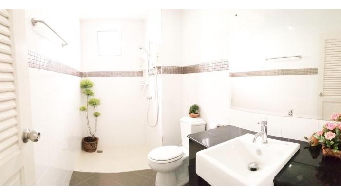 Hotel J. Holiday Inn poza 5