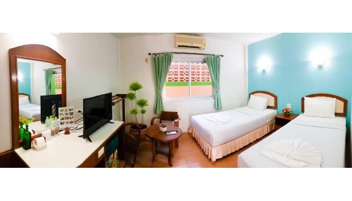 Hotel J. Holiday Inn poza 3